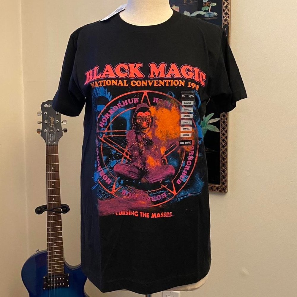 NWT Black Magic National Convention Horrorhub Halloween T-Shirt. Mens Size S.
